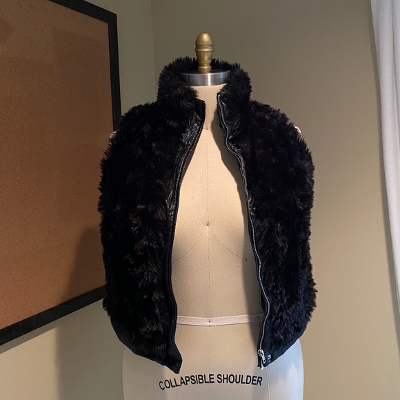 Forever 21 Jackets & Blazers - Black Faux Fur Vest